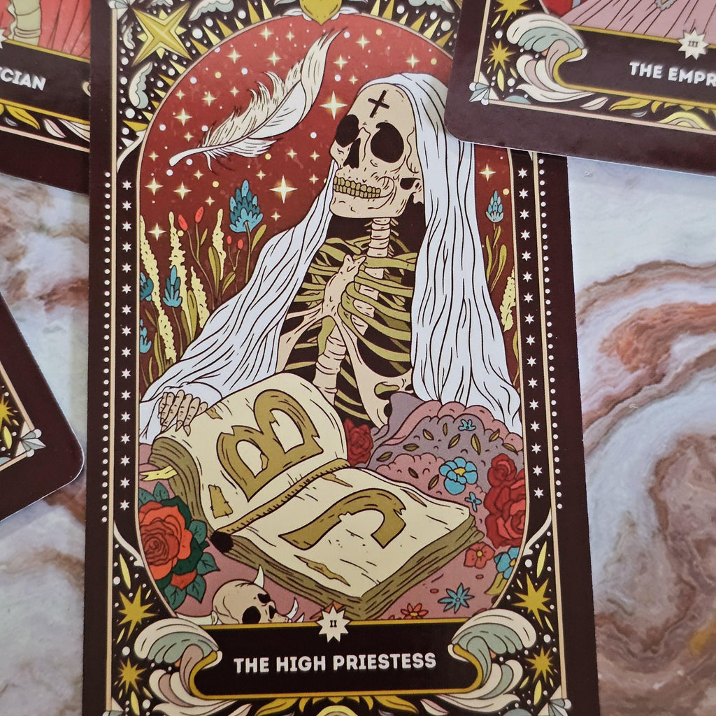 Santísima Tarot Deck, Santa Muerte, Día de los Muertos, 78 Cards & Guidebook