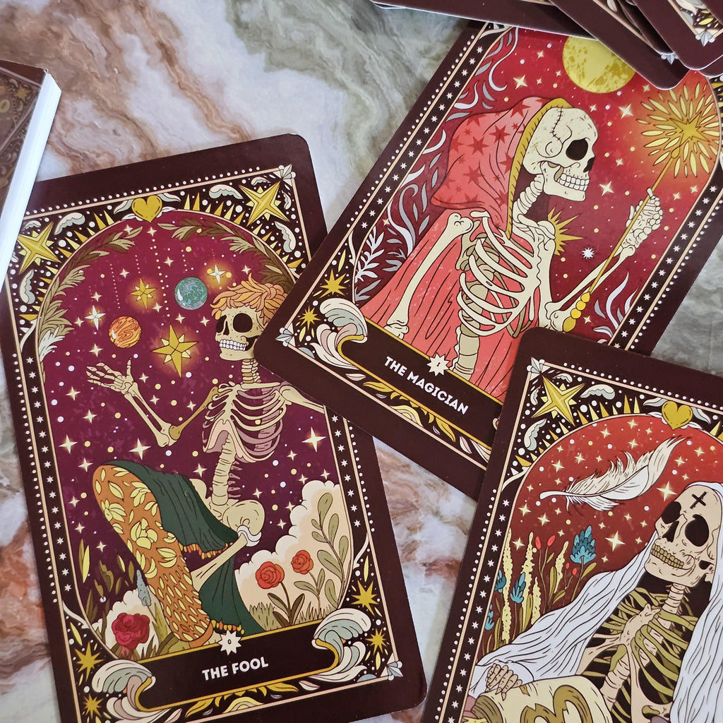 Santísima Tarot Deck, Santa Muerte, Día de los Muertos, 78 Cards & Guidebook