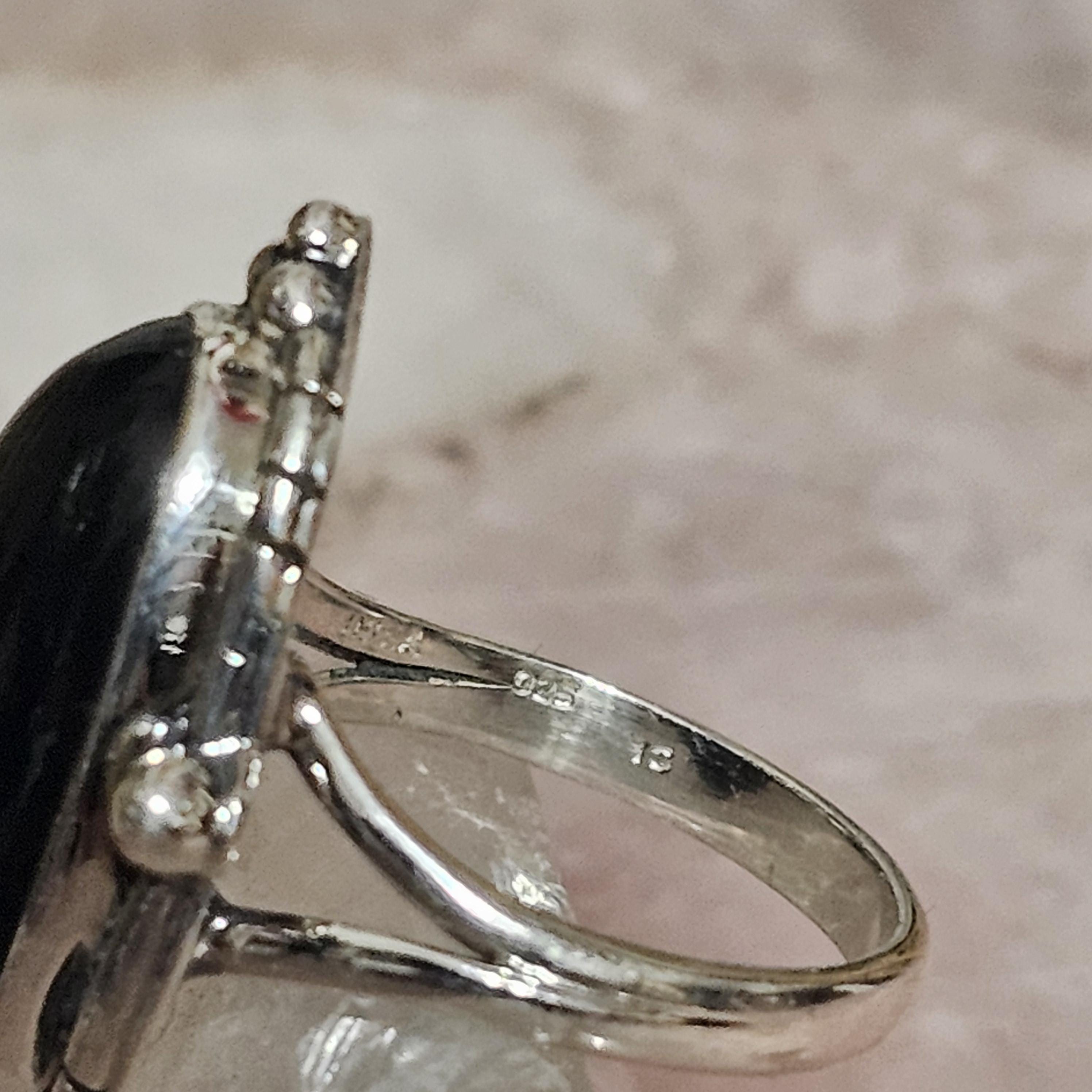 Oval Onyx Protective Stone on 925 Sterling Silver Ring Size 7