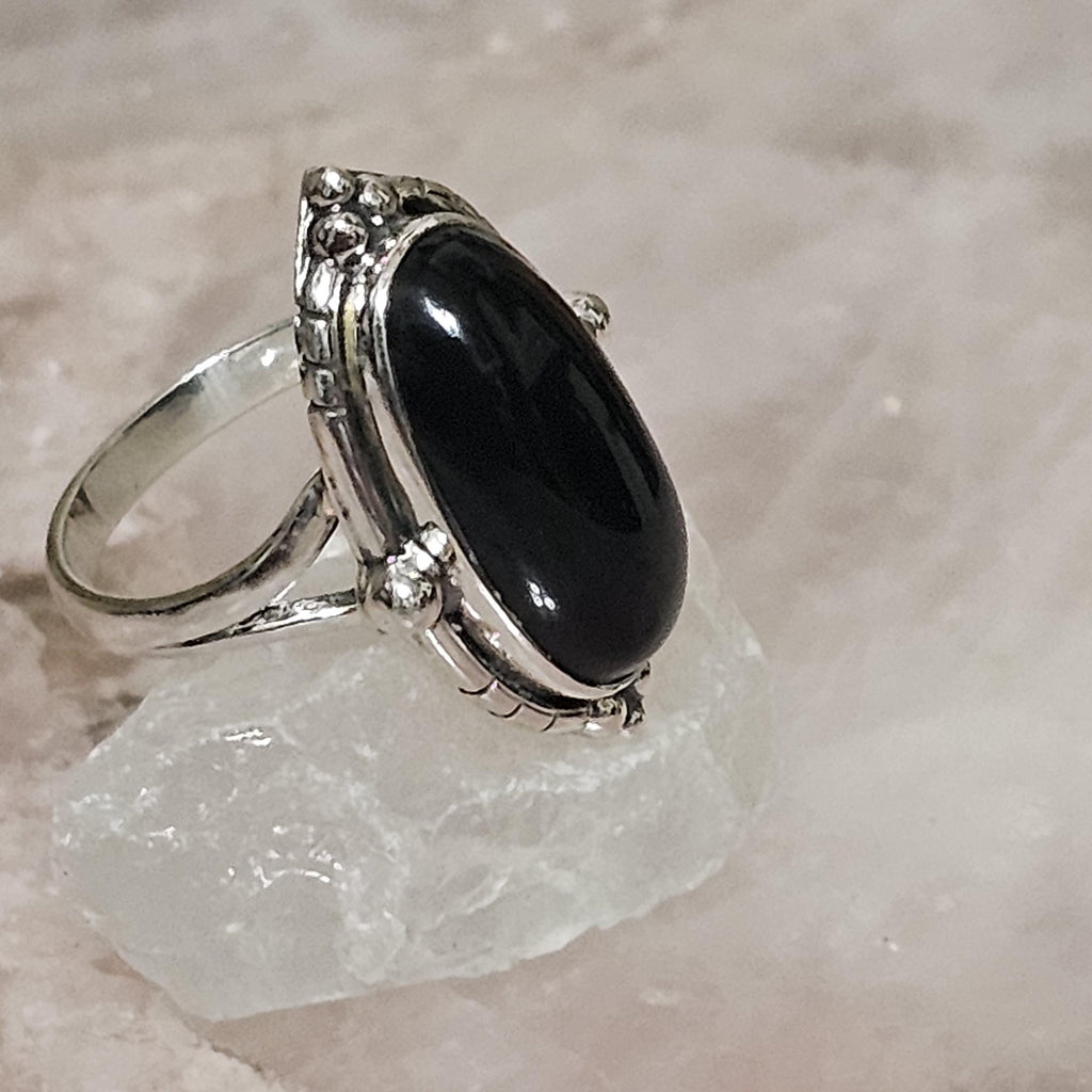 Oval Onyx Protective Stone on 925 Sterling Silver Ring Size 7